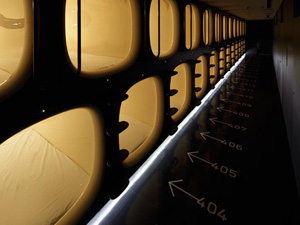 Capsule hotel, 9 Hours